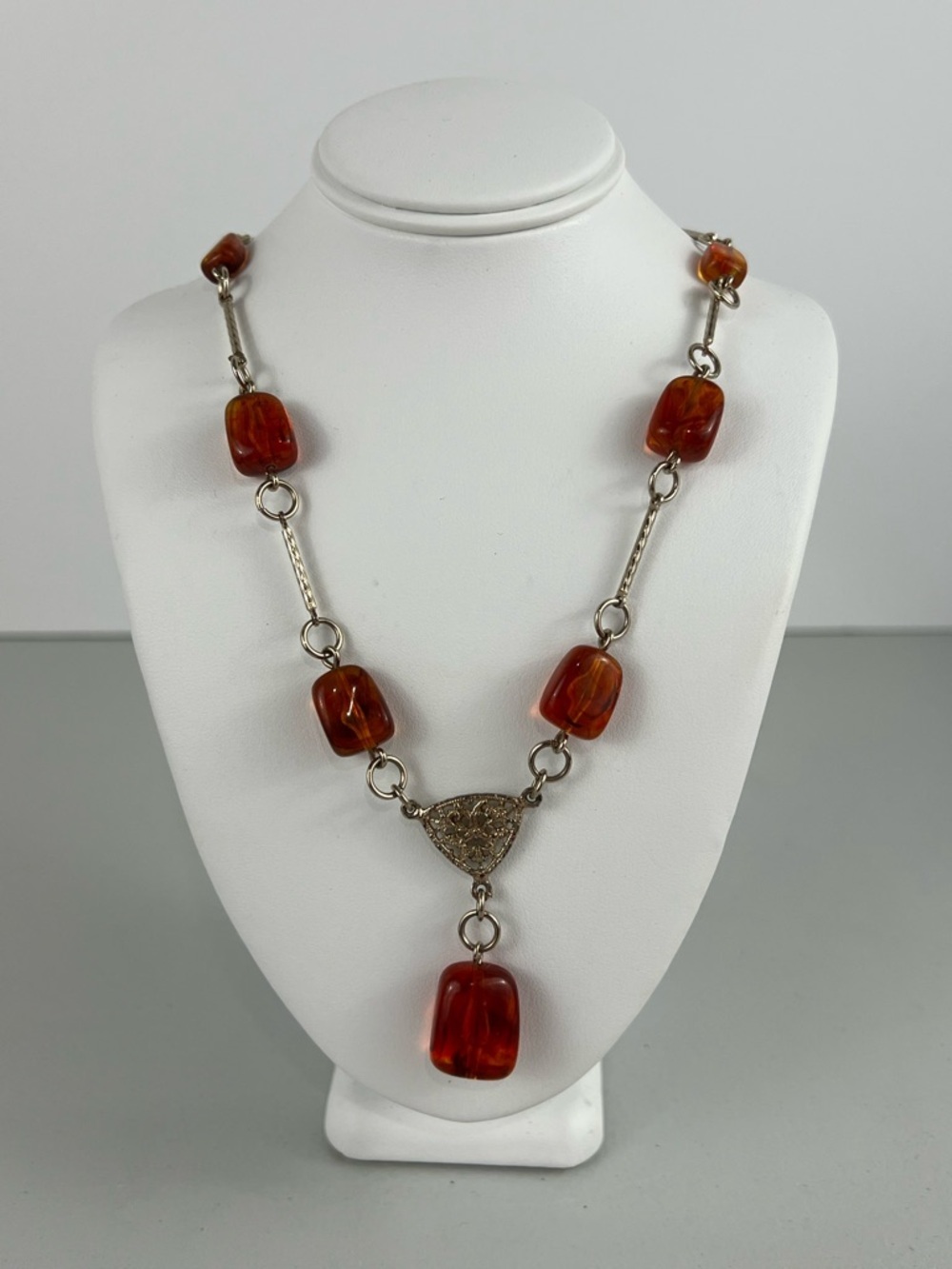 Sarah Coventry Vintage Amber Coloured  Lucite and Gold Tone Necklace